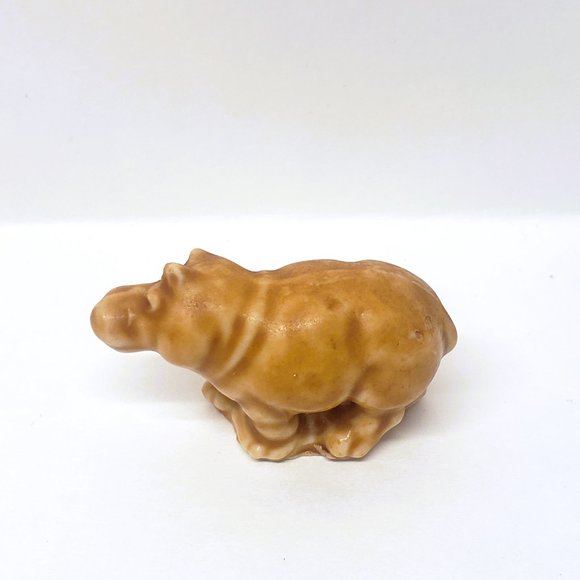 Vintage Wade Whimsies Red Rose Tea Figurines Lemur Hippo Puppy Dog Lot x4 - Picture 4 of 16